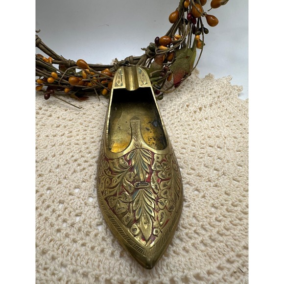 Vintage Brass Shoe Ashtray Etched Floral Design Unique Home Decor - Picture 1 of 5